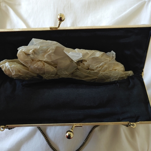 Du-Val vintage girl & scenery tapestry purse with snake chain Hong Kong - Picture 11 of 16